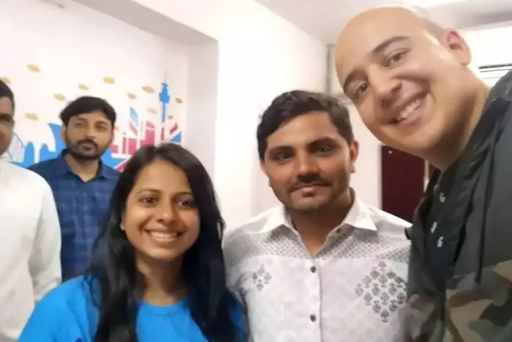 slide-client-visit-3
